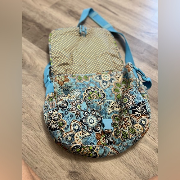 Vera Bradley Large Crossbody Messenger Bag - Picture 2 of 7